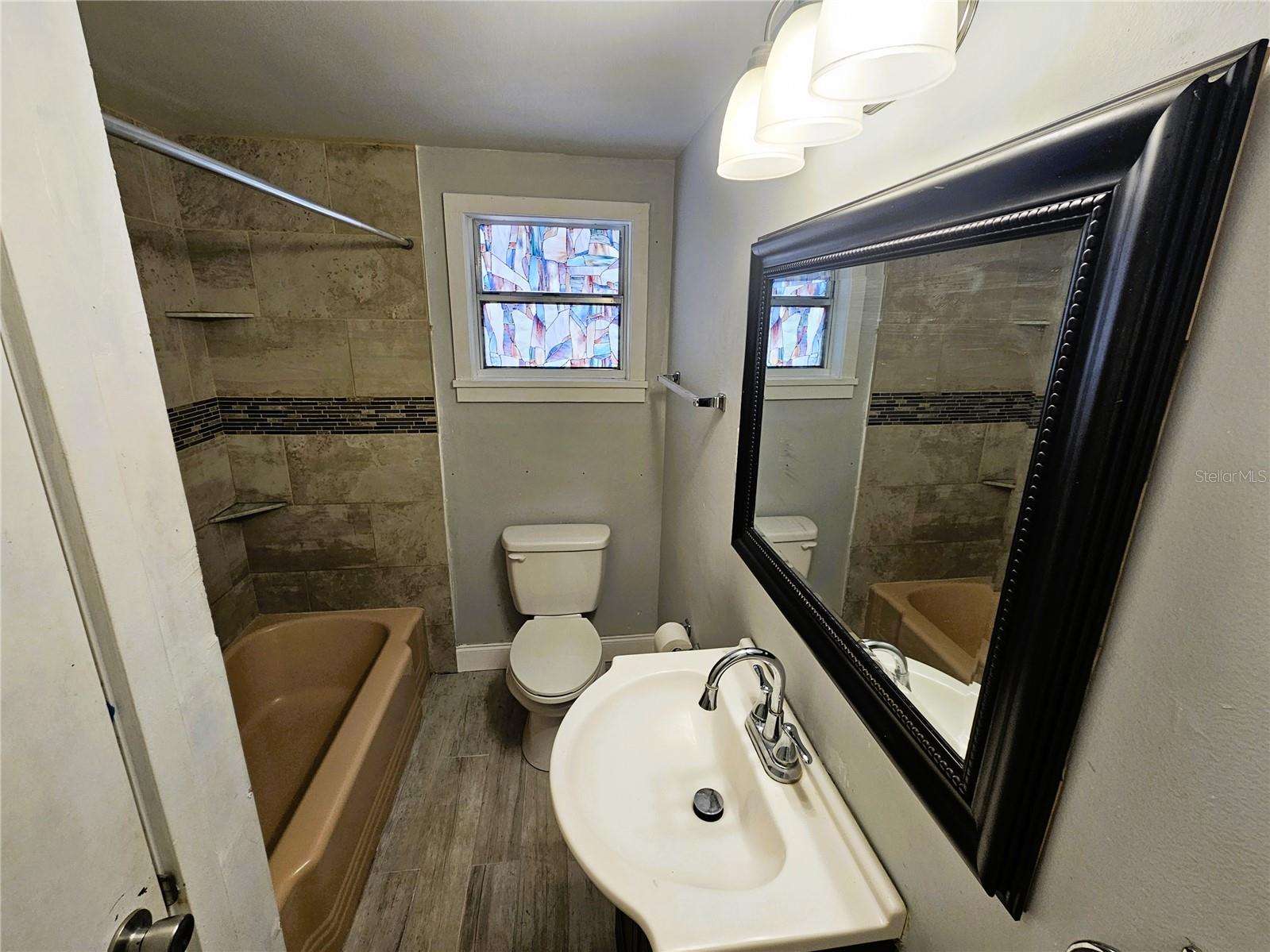 Image 18 of 24 For 501 25th Avenue W