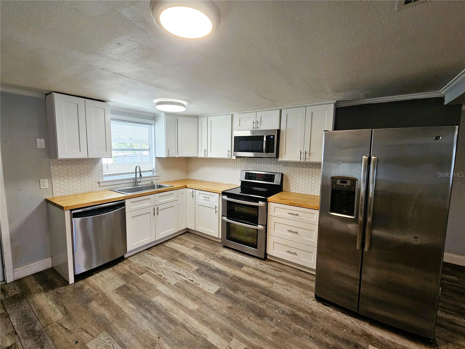 Image 7 of 24 For 501 25th Avenue W