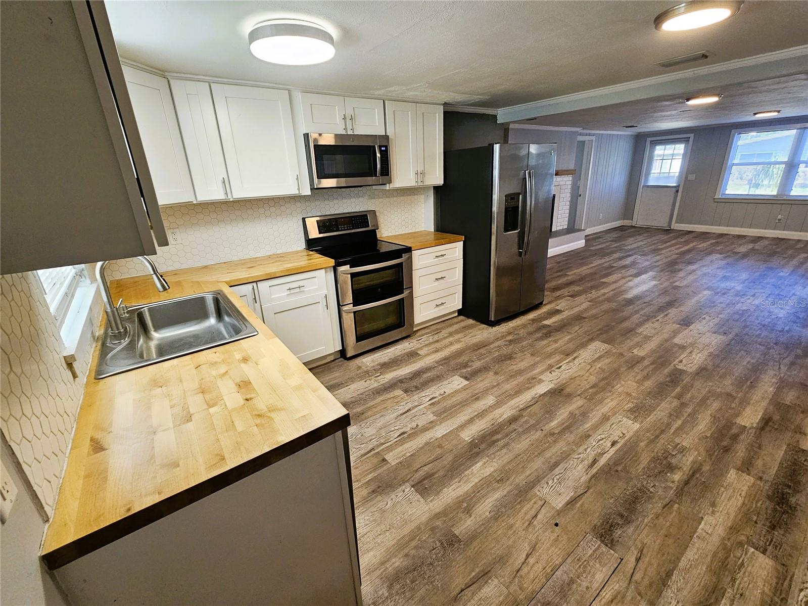 Image 8 of 24 For 501 25th Avenue W