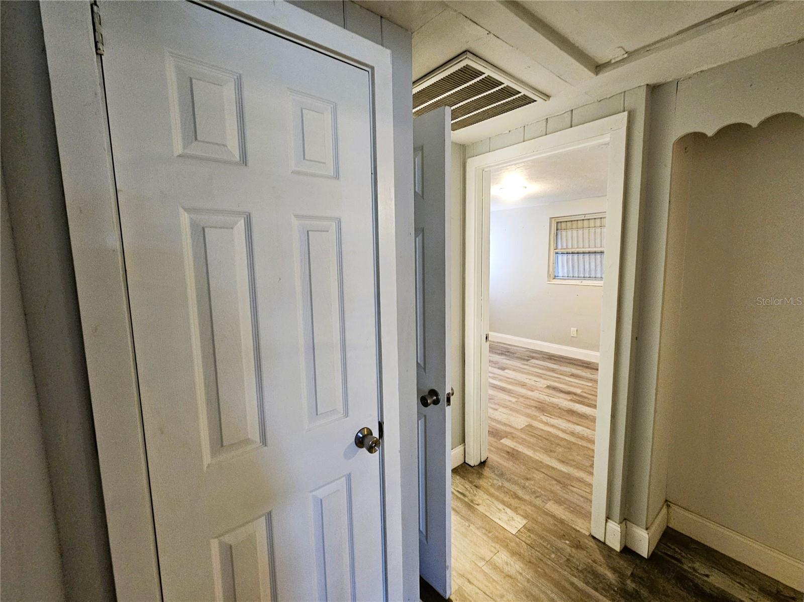 Image 9 of 24 For 501 25th Avenue W