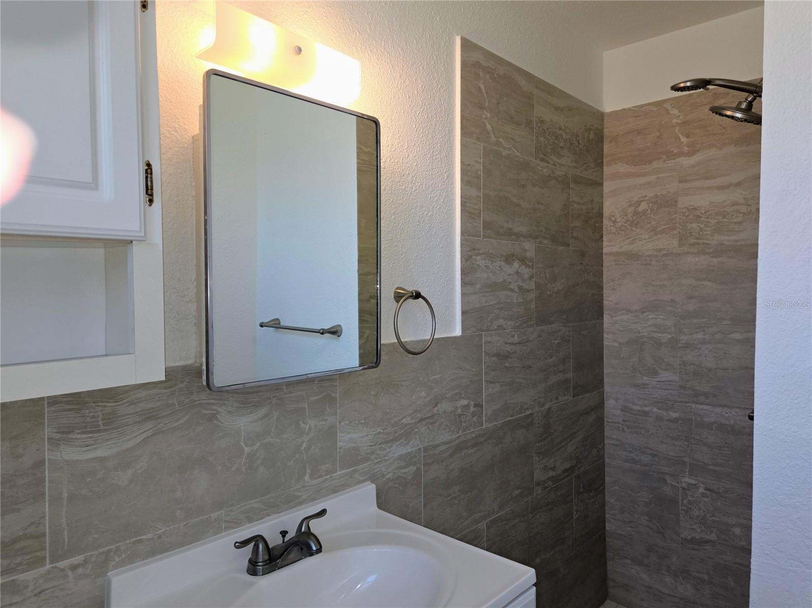 Image 15 of 18 For 6931 Hibiscus Avenue S 2b