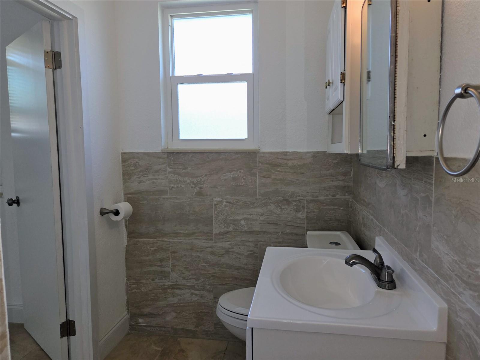 Image 16 of 18 For 6931 Hibiscus Avenue S 2b