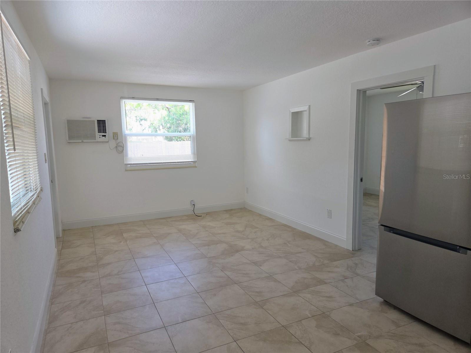 Image 6 of 18 For 6931 Hibiscus Avenue S 2b