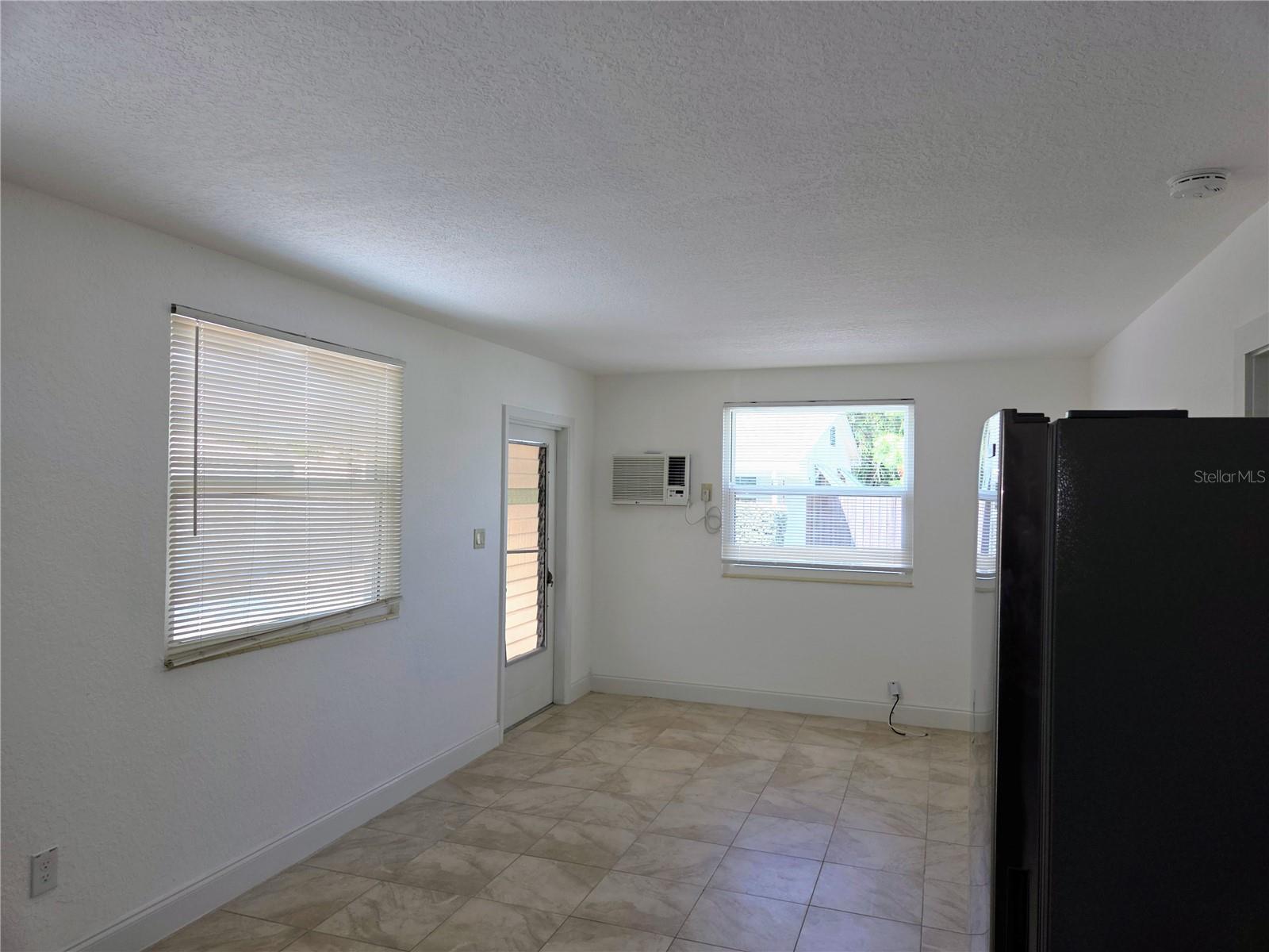 Image 7 of 18 For 6931 Hibiscus Avenue S 2b