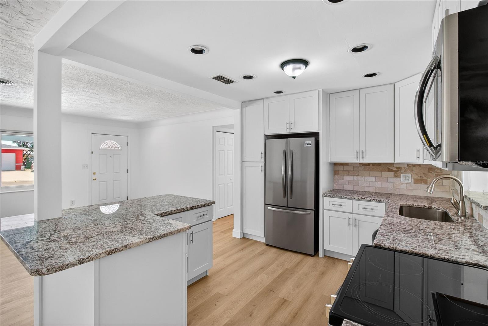 Image 11 of 51 For 7919 Causeway Boulevard S