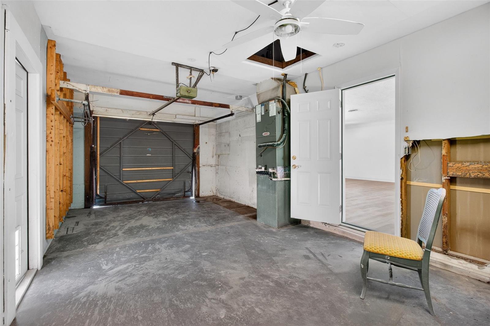 Image 12 of 51 For 7919 Causeway Boulevard S