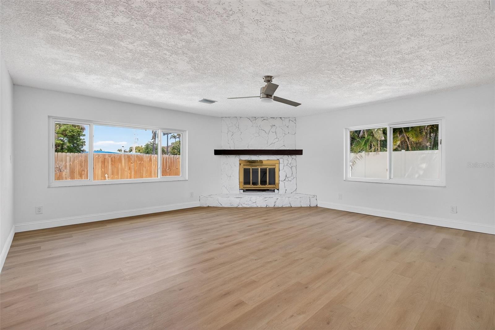 Image 15 of 51 For 7919 Causeway Boulevard S