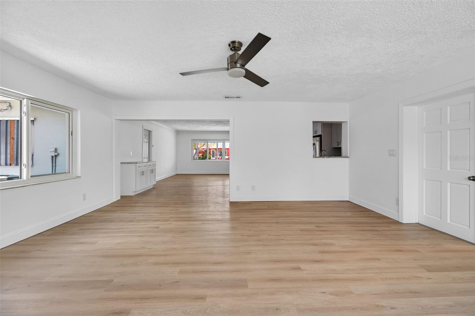 Image 17 of 51 For 7919 Causeway Boulevard S