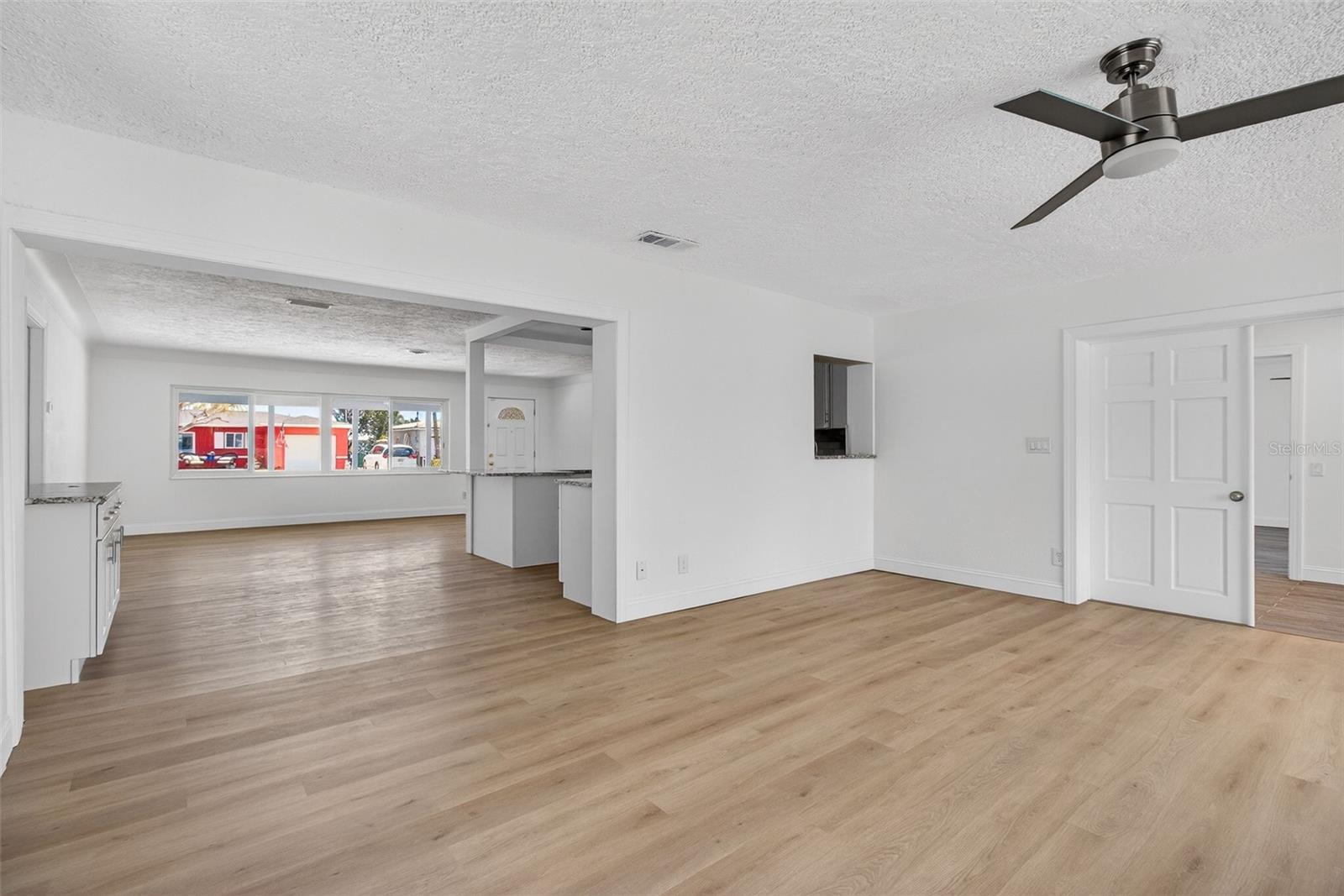 Image 18 of 51 For 7919 Causeway Boulevard S