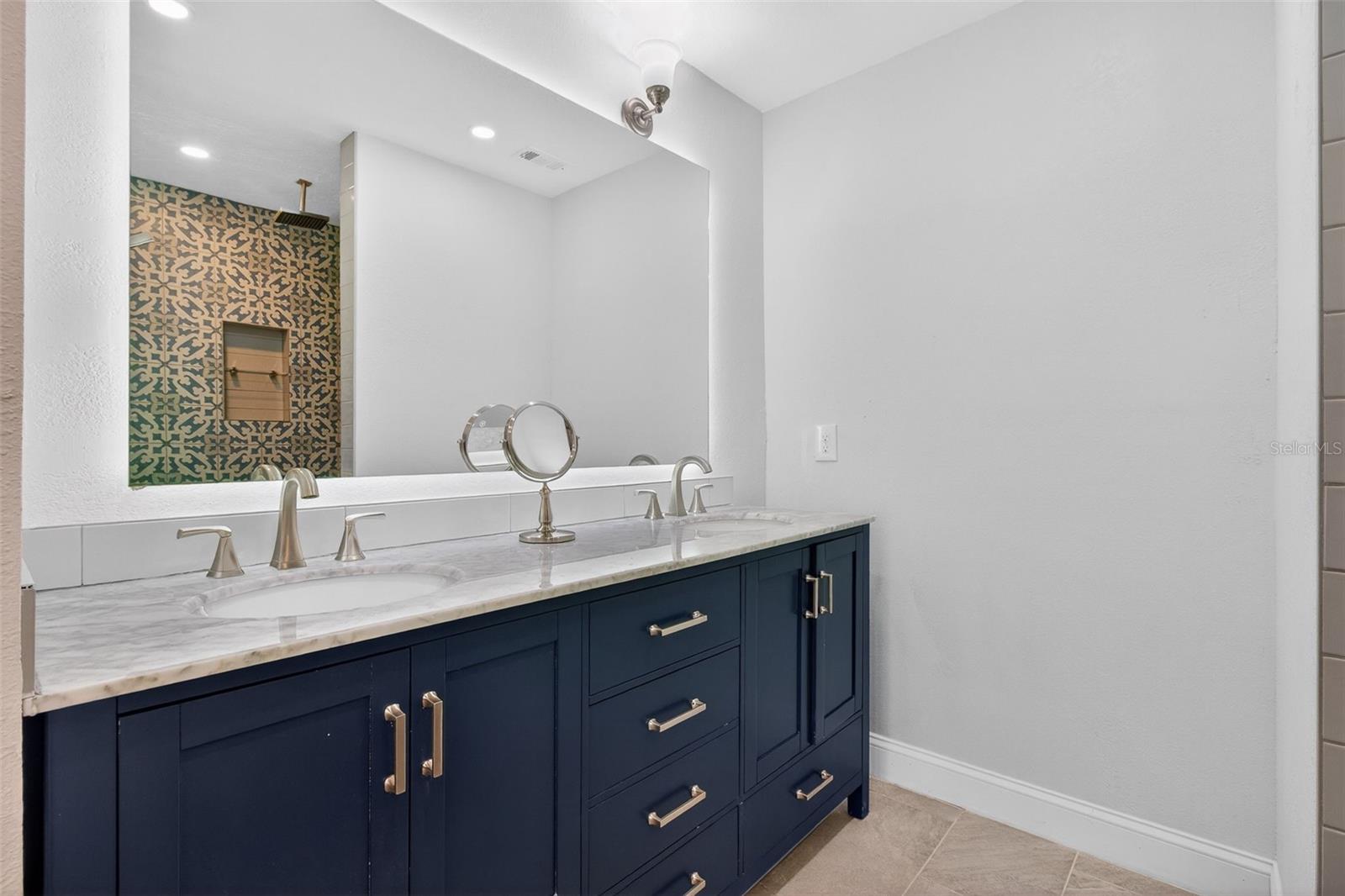 Image 24 of 51 For 7919 Causeway Boulevard S