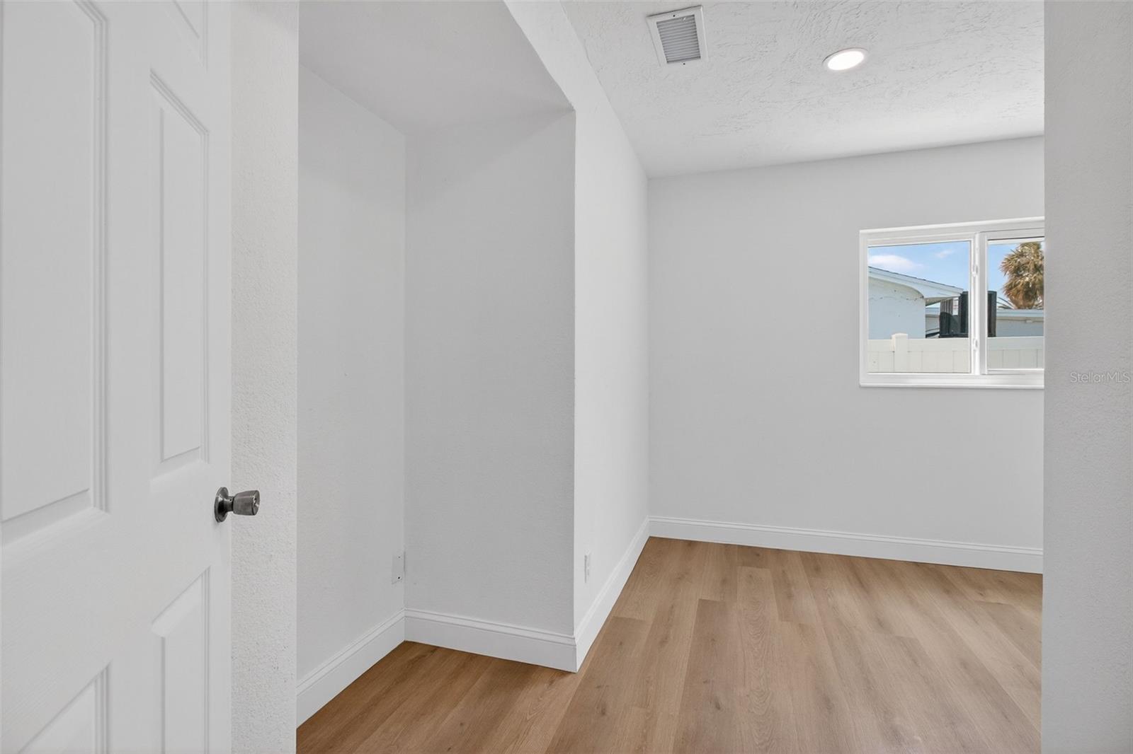 Image 27 of 51 For 7919 Causeway Boulevard S