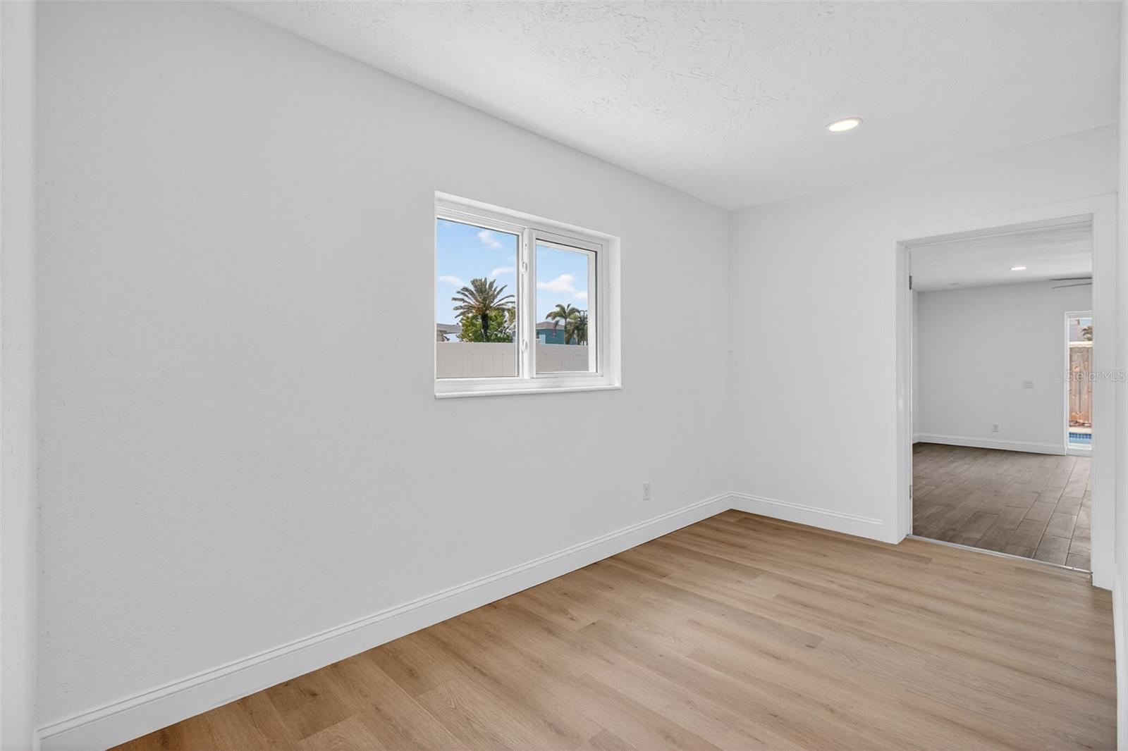 Image 28 of 51 For 7919 Causeway Boulevard S