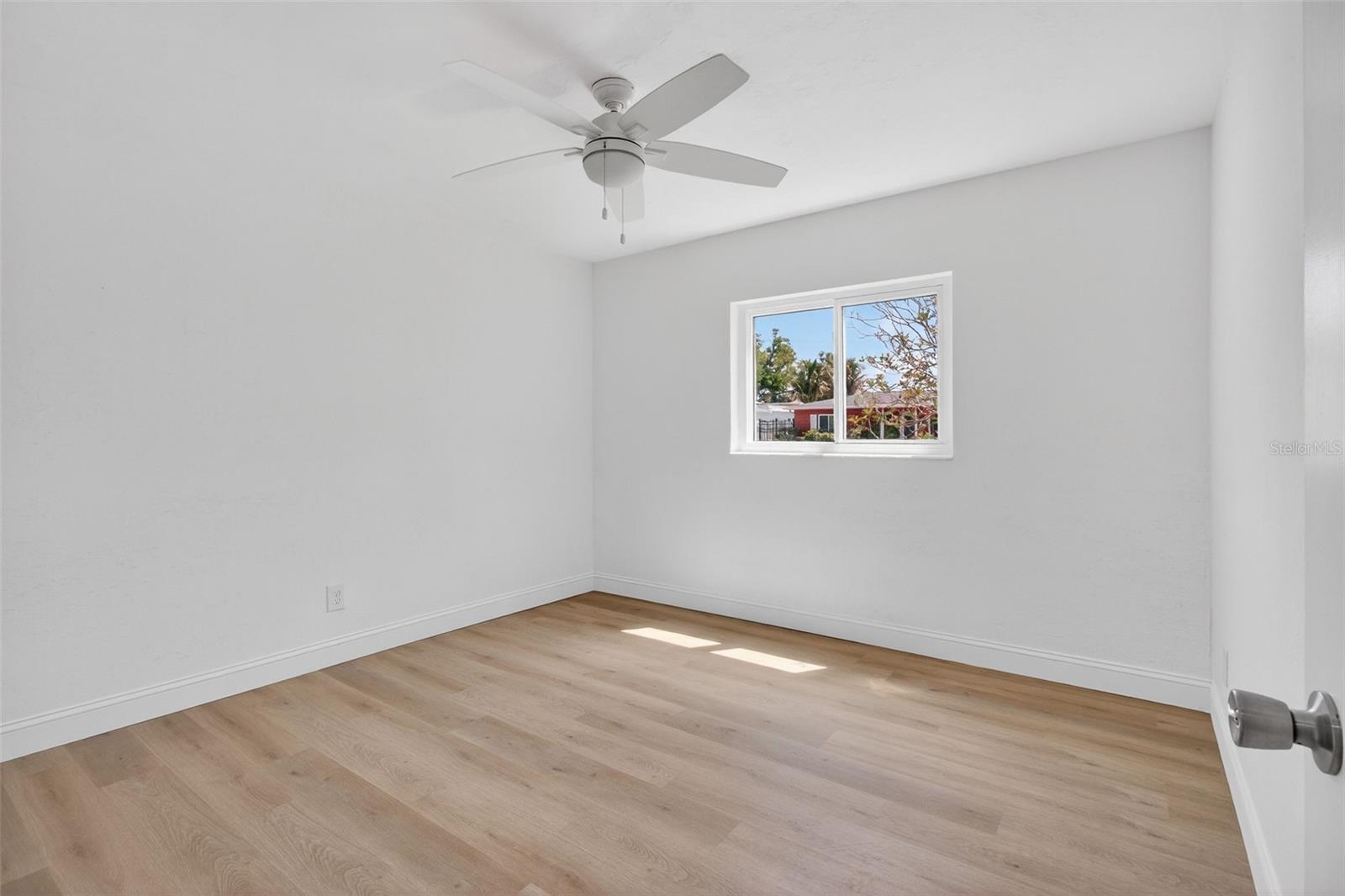 Image 31 of 51 For 7919 Causeway Boulevard S