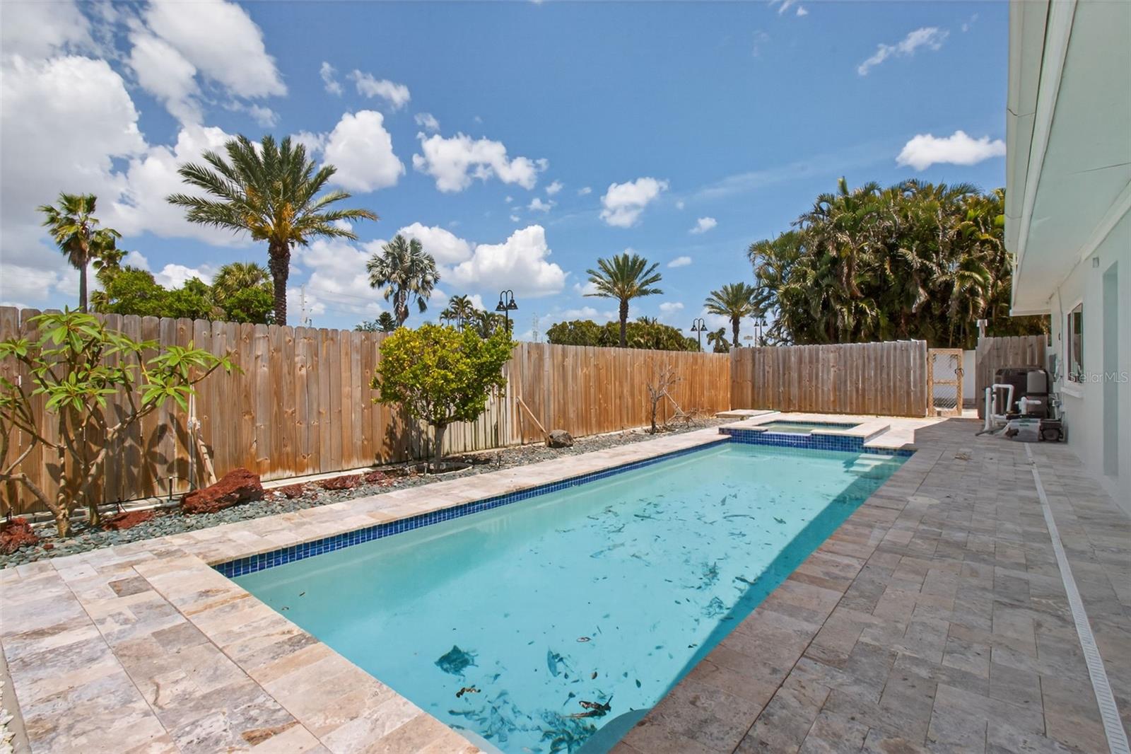 Image 36 of 51 For 7919 Causeway Boulevard S