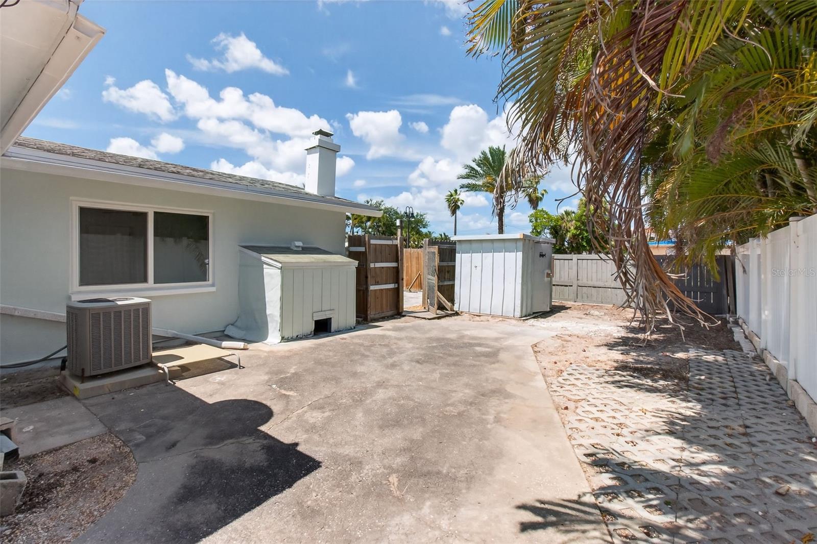 Image 41 of 51 For 7919 Causeway Boulevard S