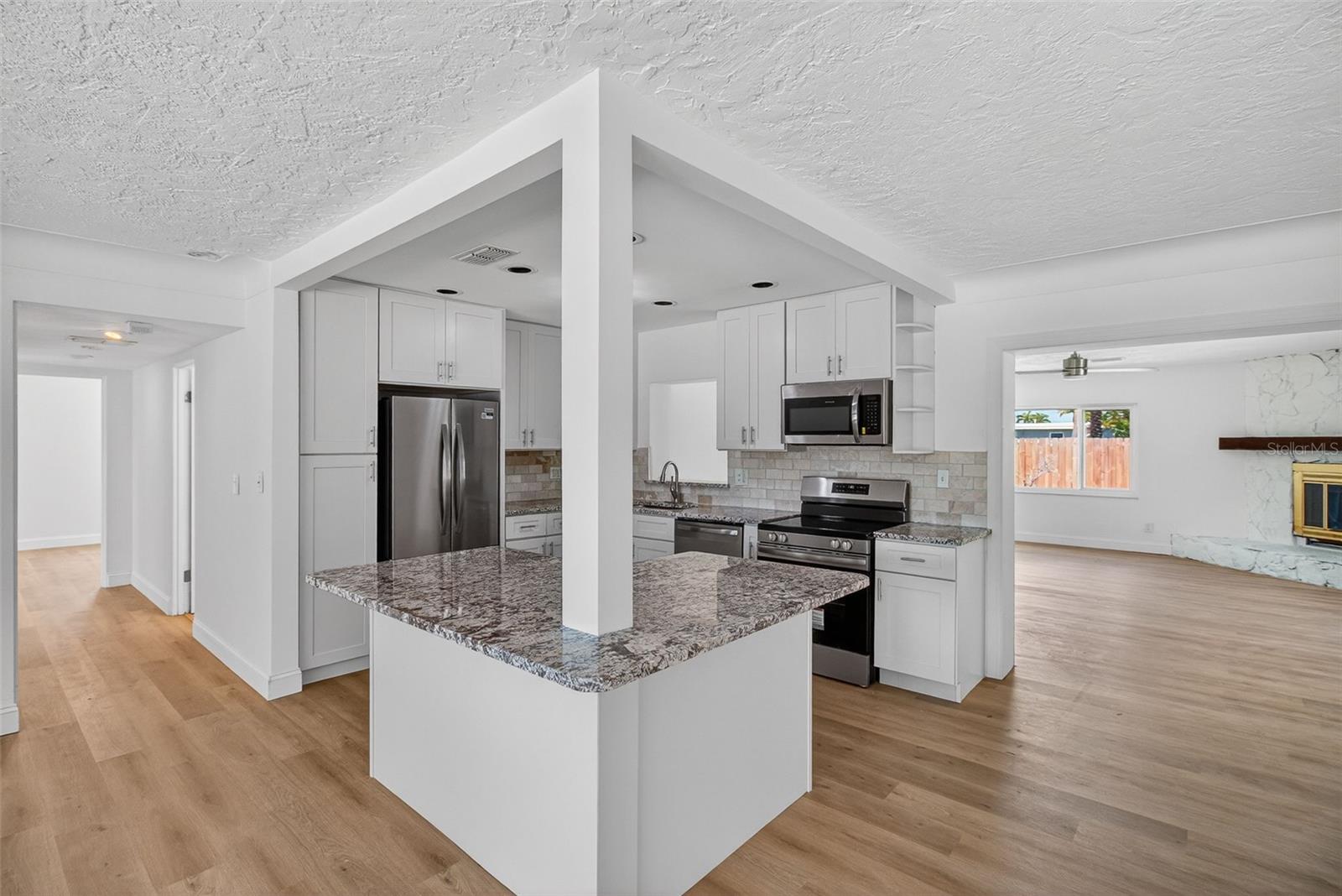 Image 7 of 51 For 7919 Causeway Boulevard S