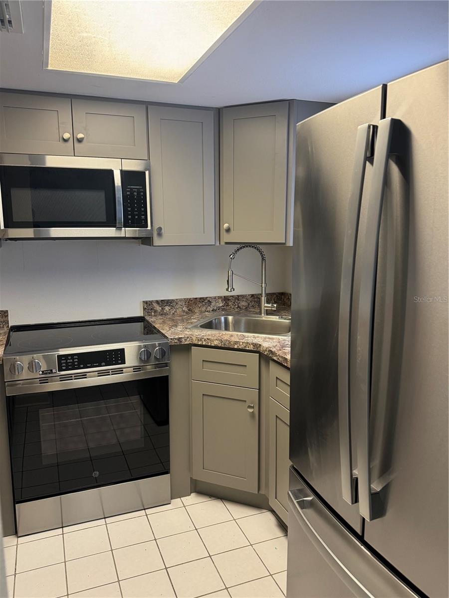 Image 3 of 12 For 4956 Harbor Villa Lane 102