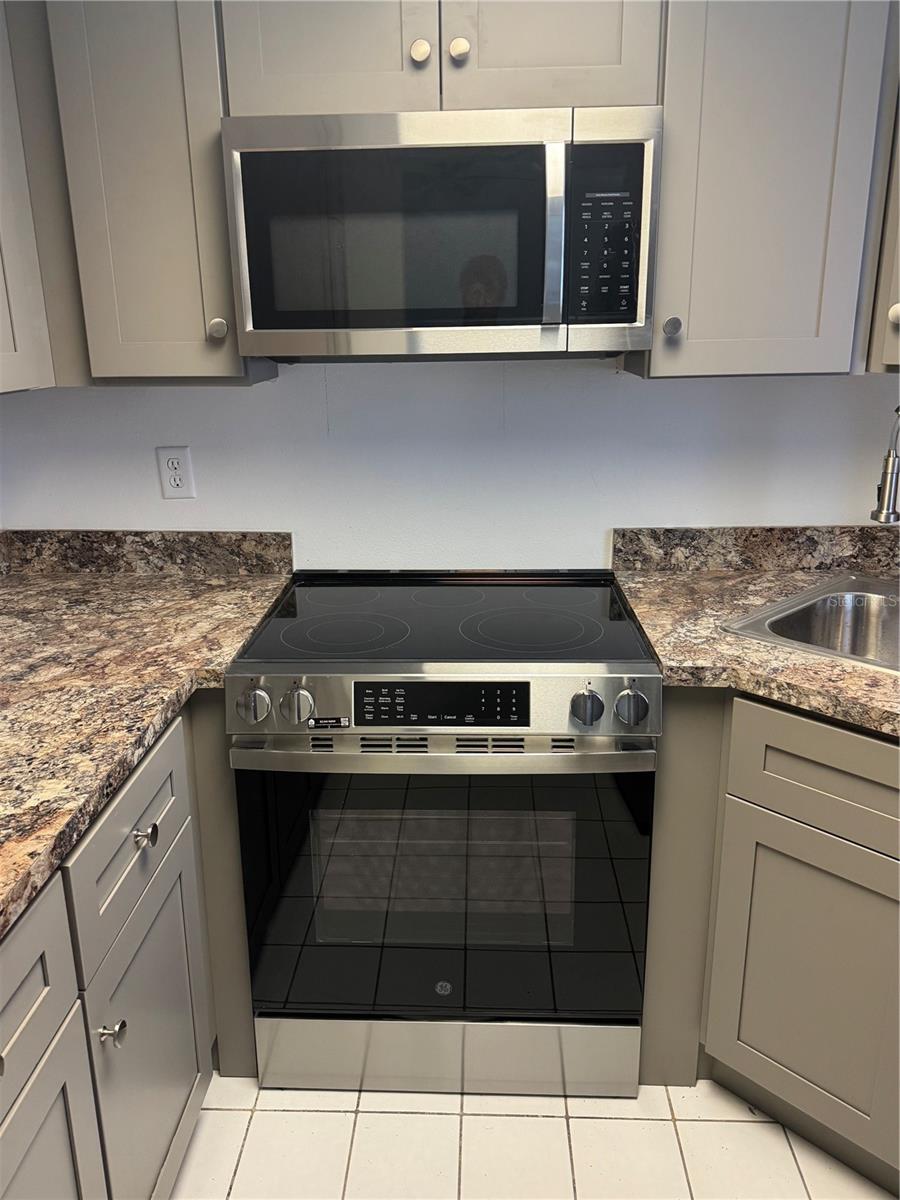 Image 4 of 12 For 4956 Harbor Villa Lane 102