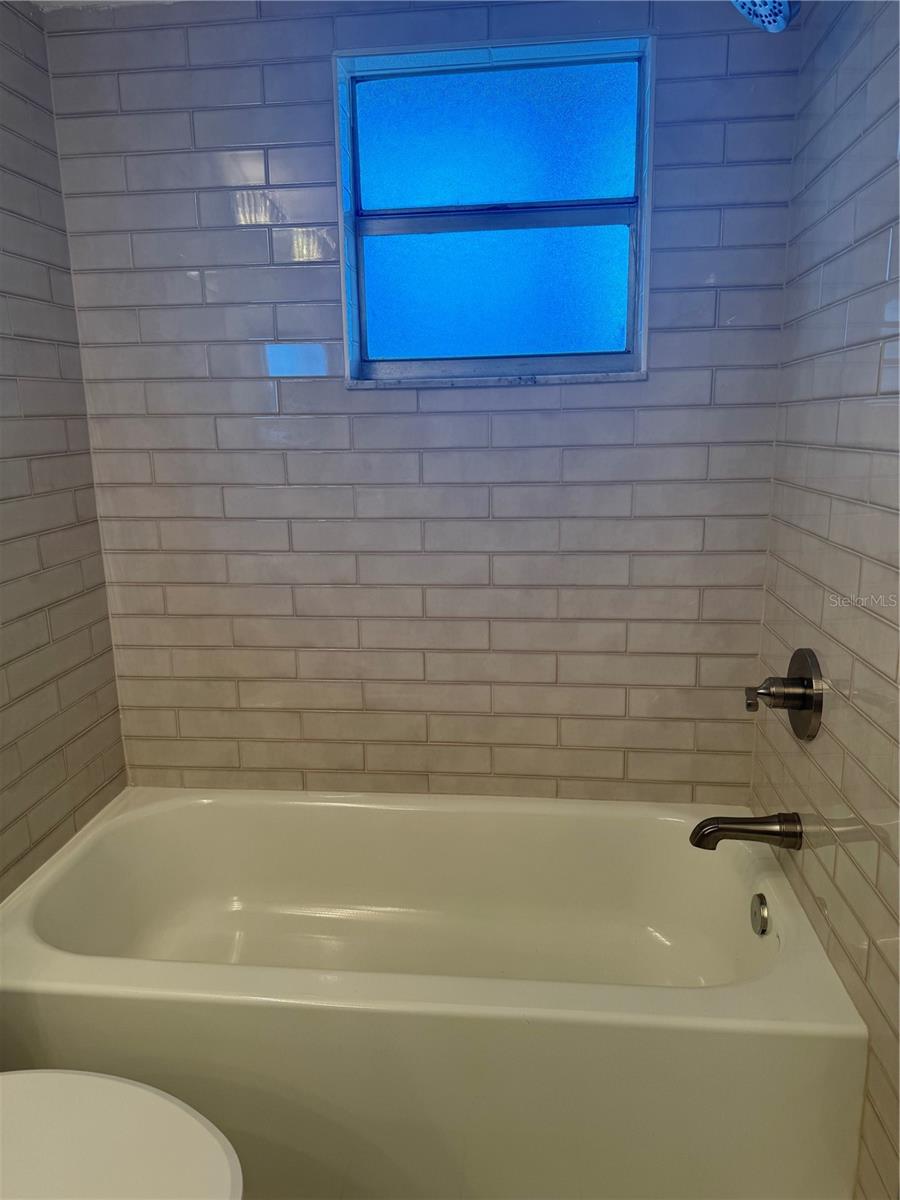 Image 8 of 12 For 4956 Harbor Villa Lane 102