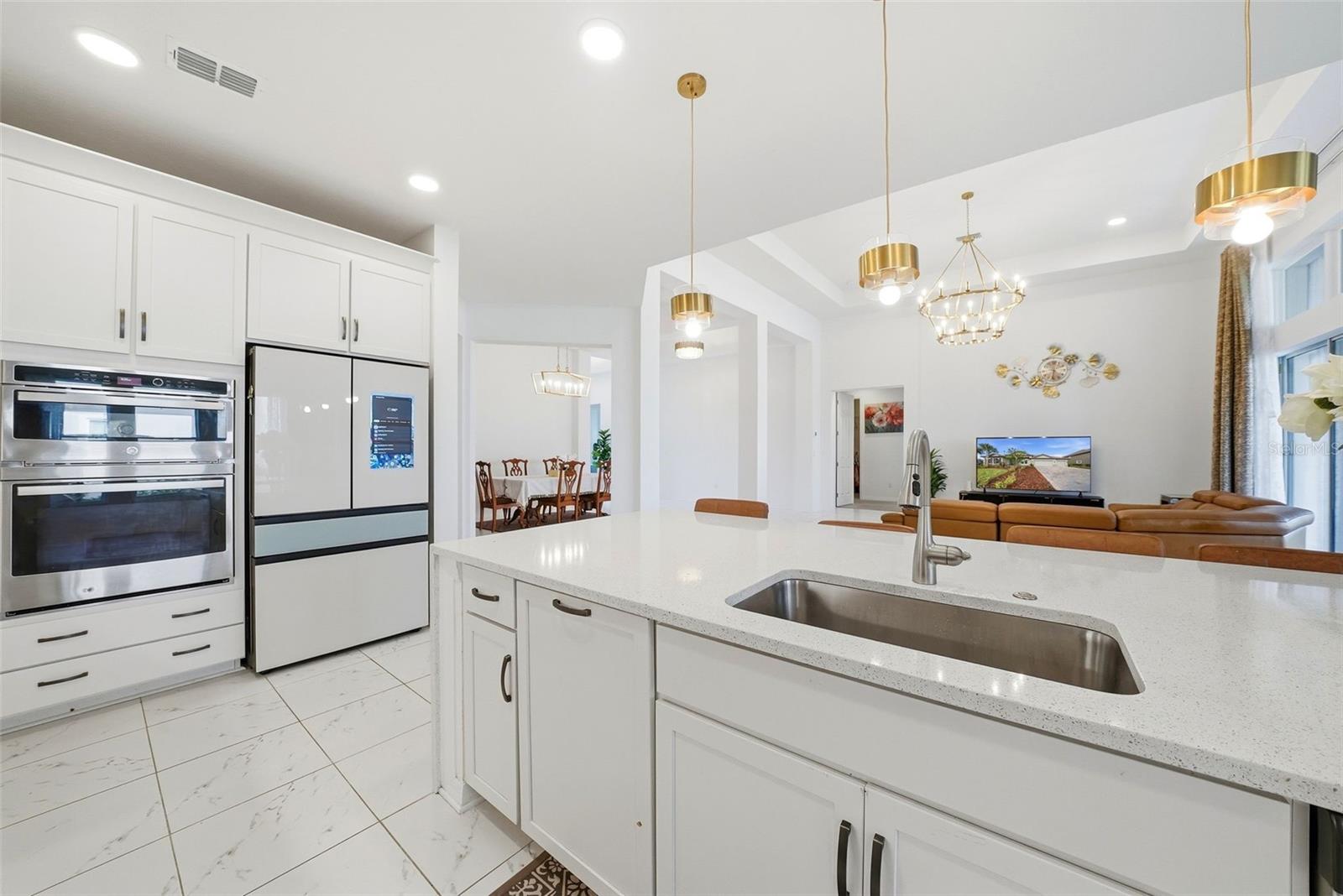 Image 14 of 49 For 7073 Graybrook Drive