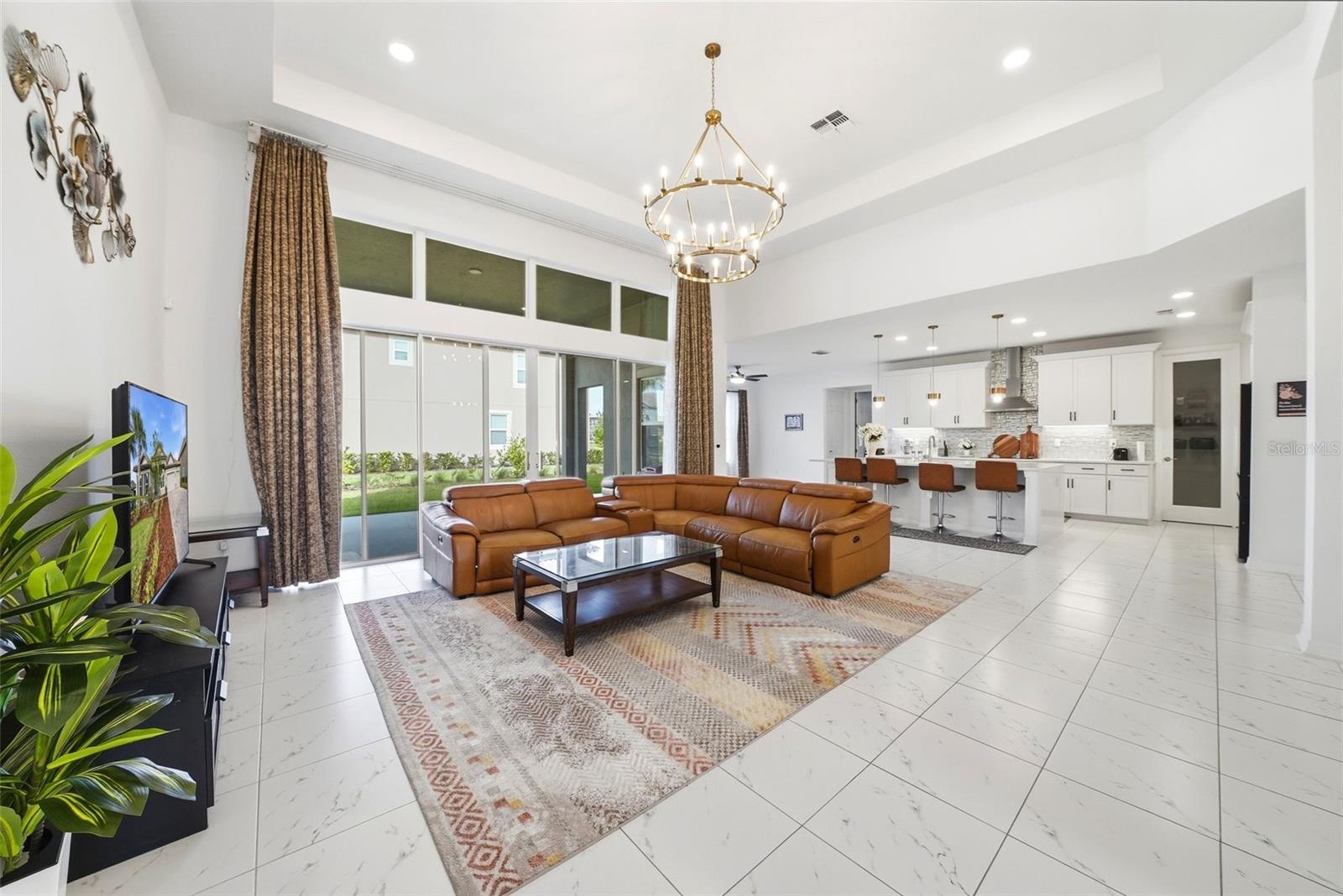 Image 16 of 49 For 7073 Graybrook Drive