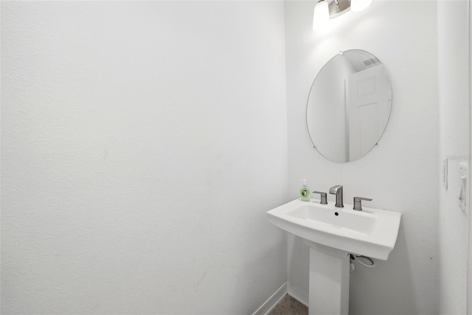 Image 32 of 49 For 7073 Graybrook Drive