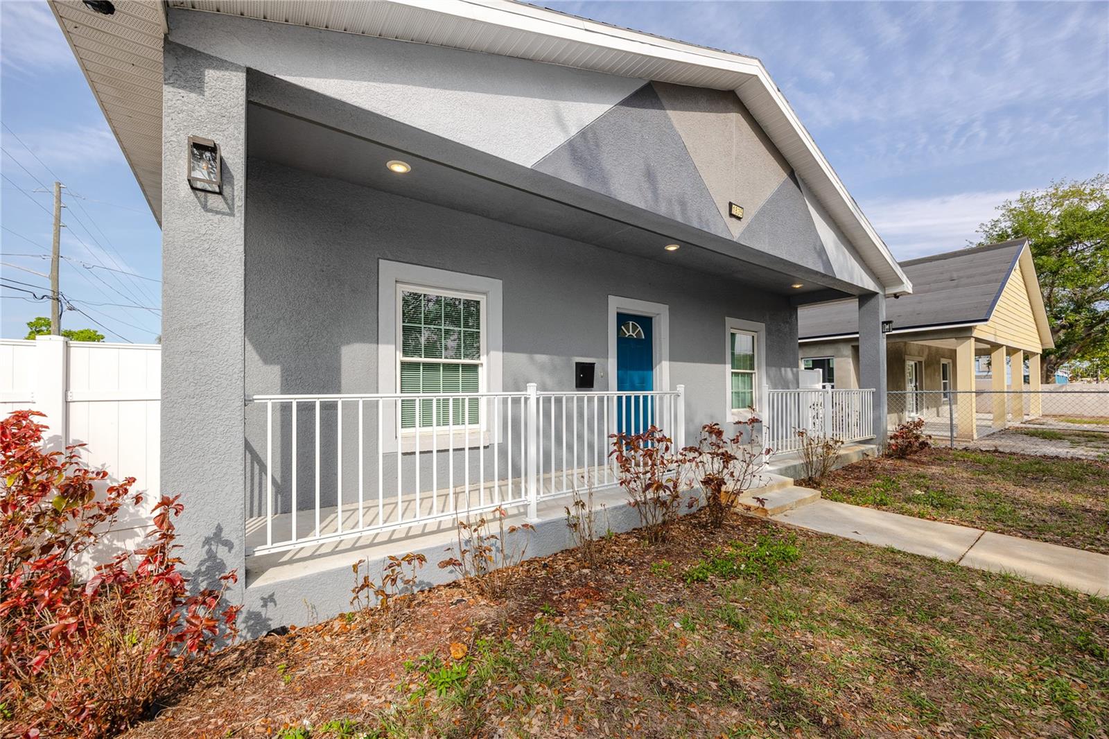 Image 13 of 52 For 1835 16th Street S