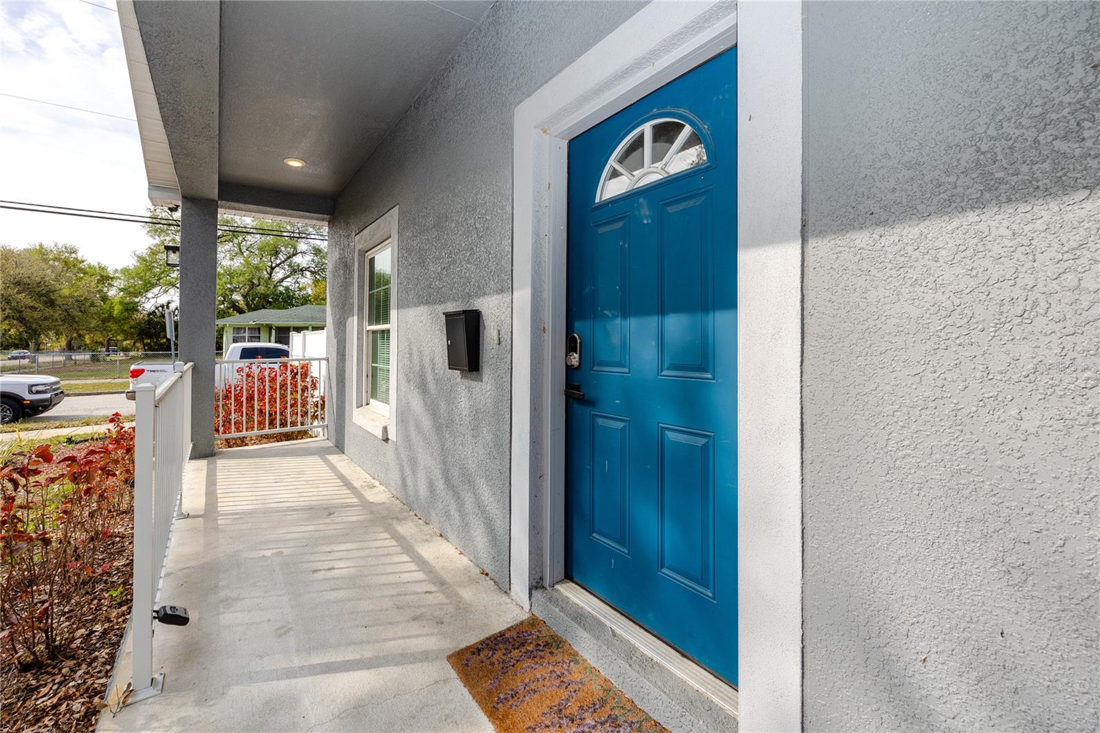 Image 14 of 52 For 1835 16th Street S