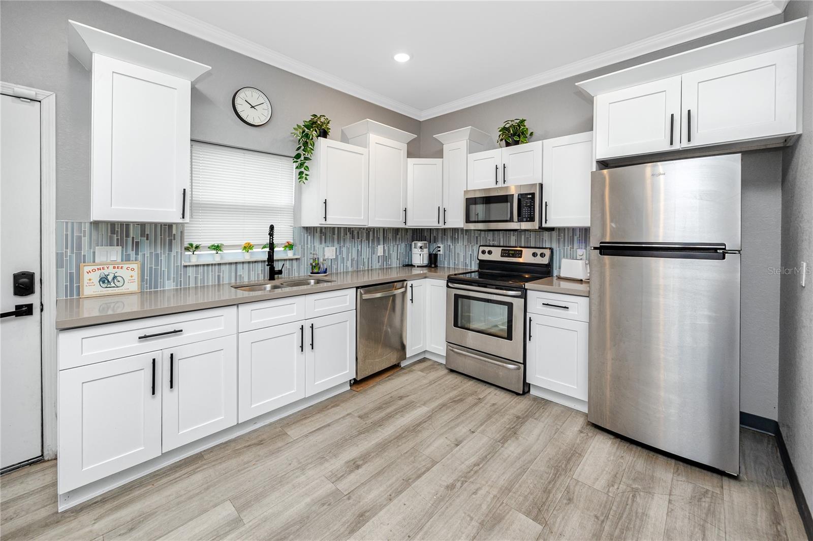 Image 27 of 52 For 1835 16th Street S