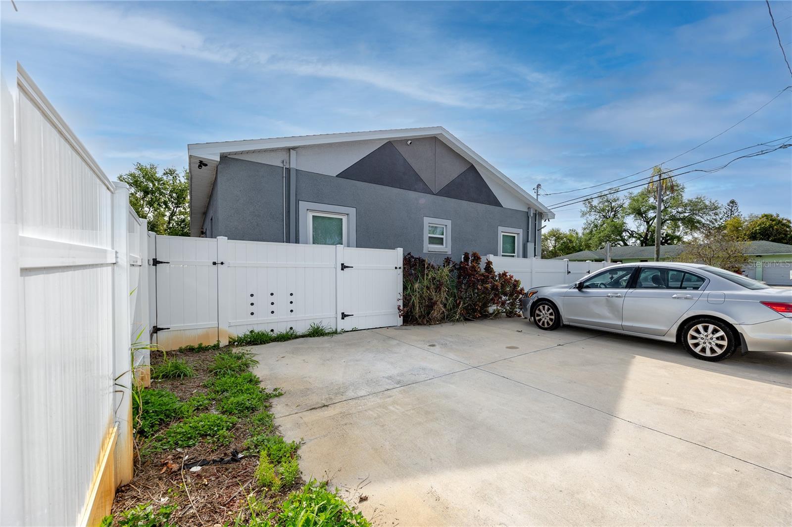 Image 42 of 52 For 1835 16th Street S