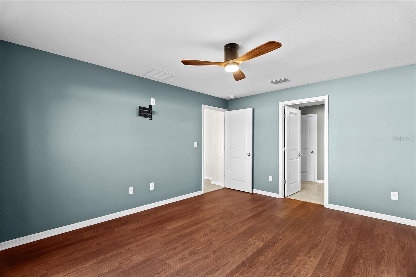 Image 16 of 39 For 13377 Mylion Way