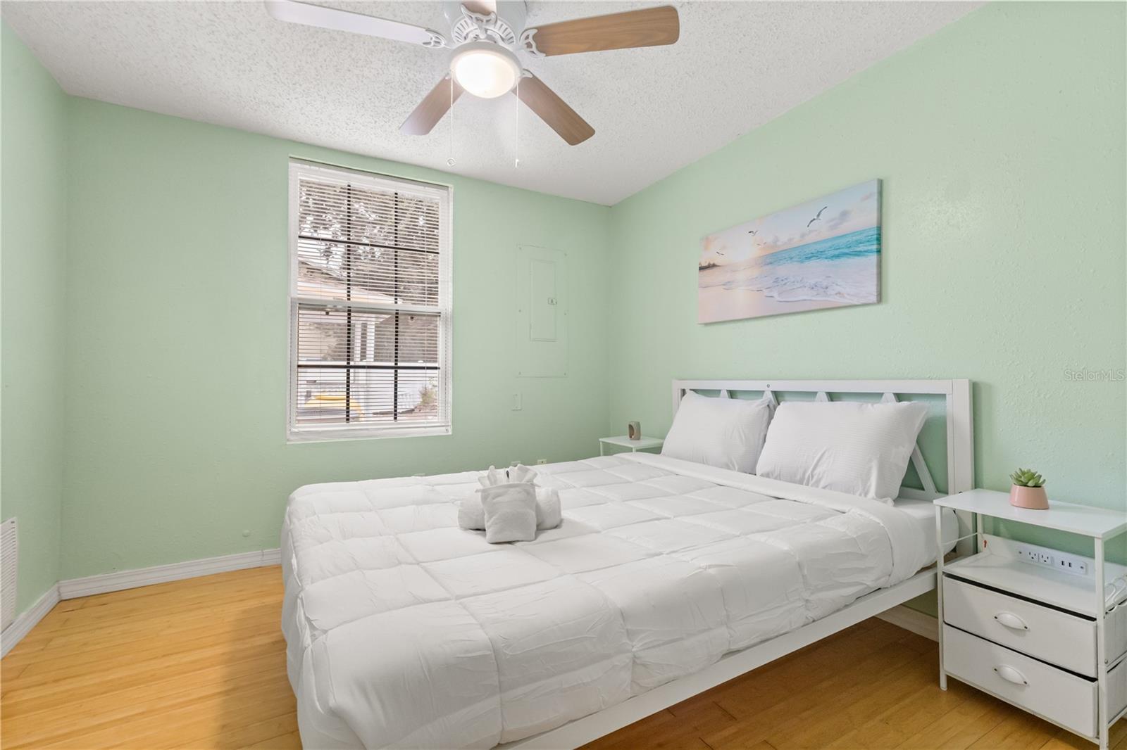 Image 15 of 82 For 306 Marshall Street