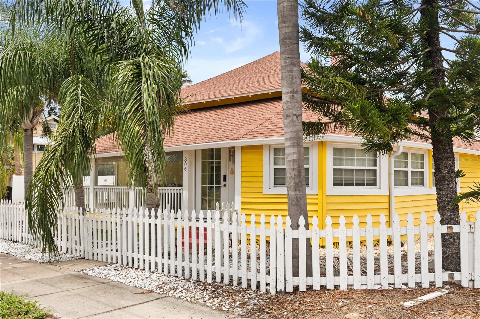 Image 23 of 82 For 306 Marshall Street