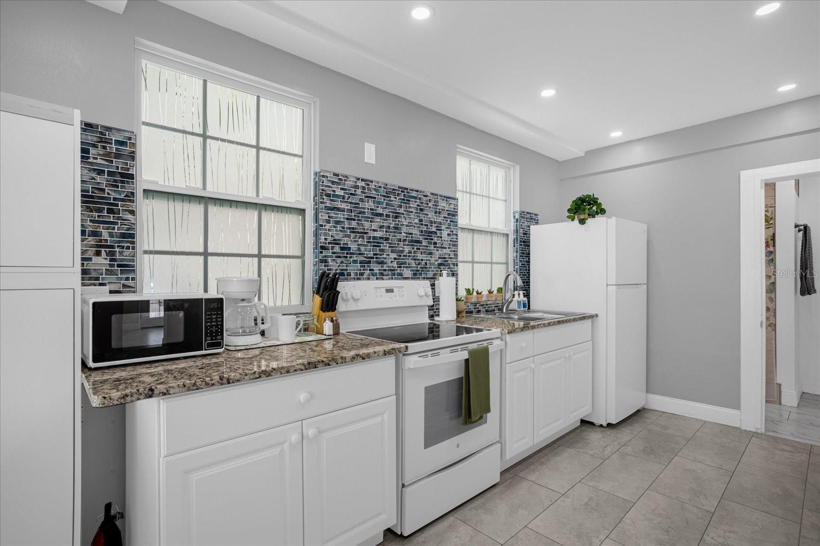 Image 28 of 82 For 306 Marshall Street