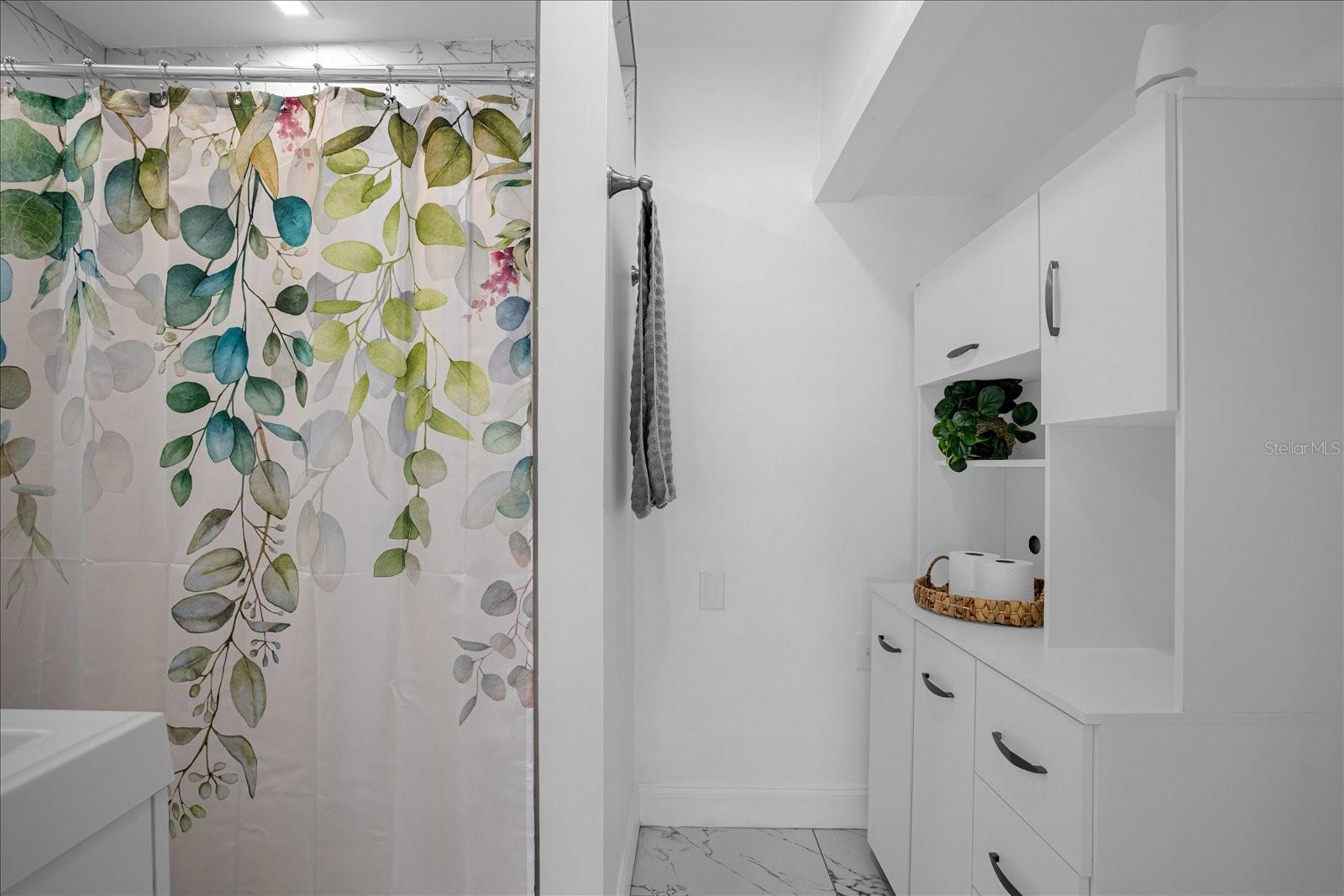 Image 43 of 82 For 306 Marshall Street