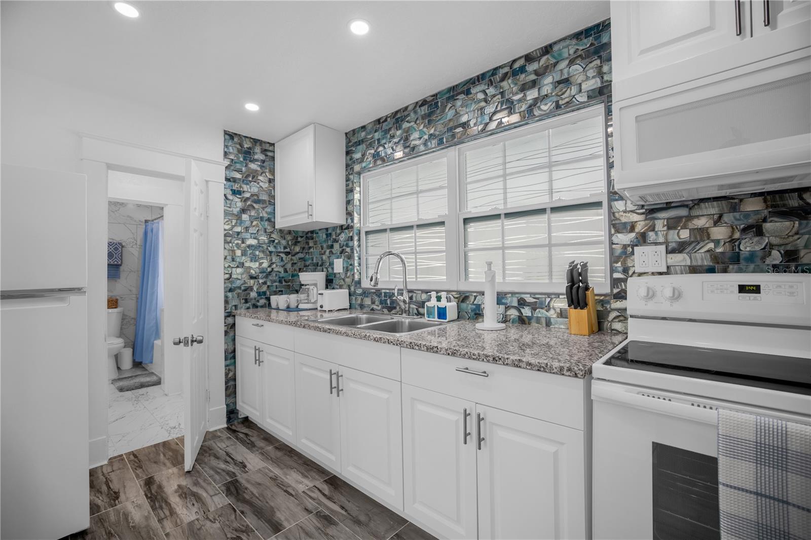 Image 53 of 82 For 306 Marshall Street