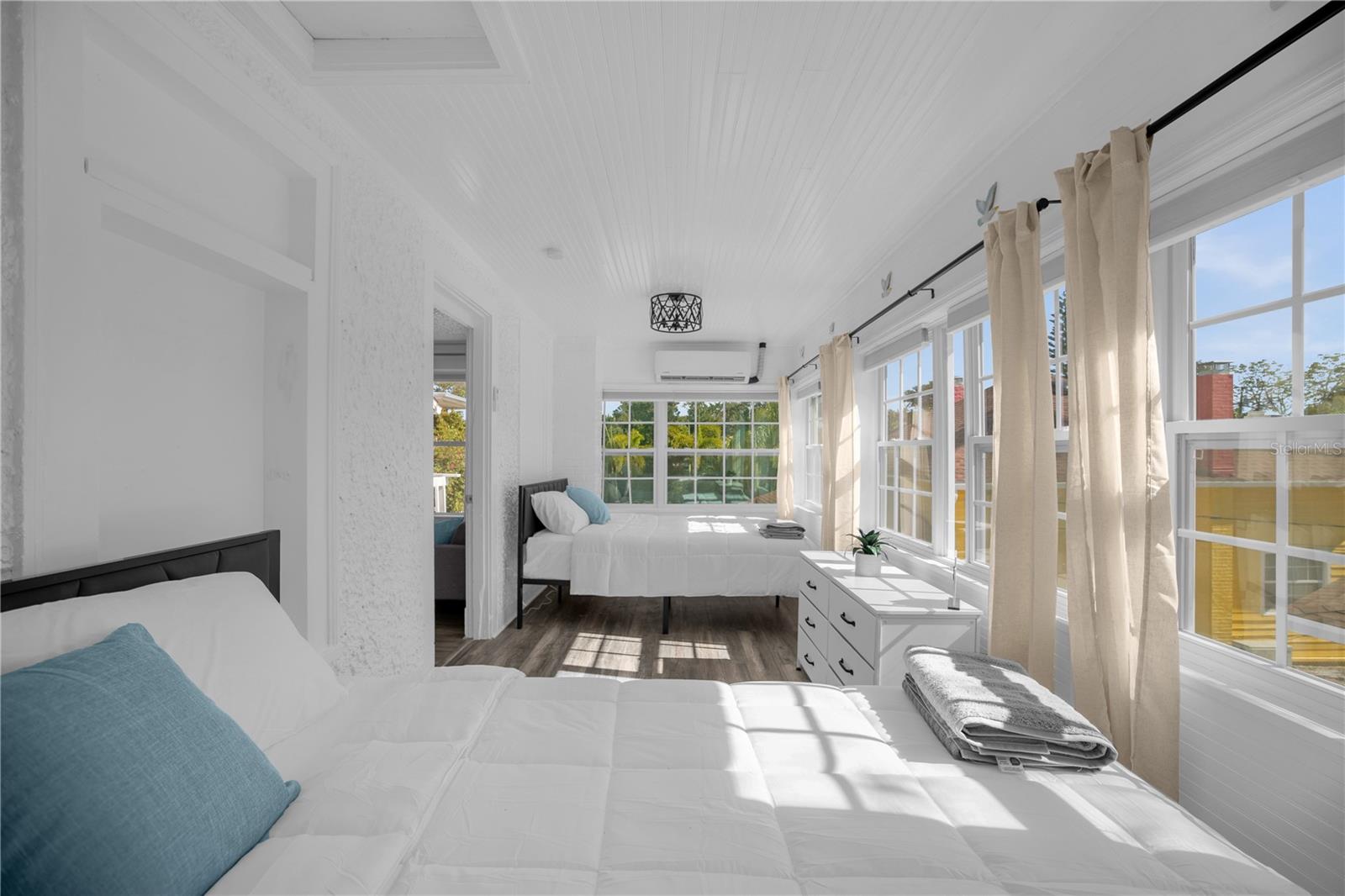 Image 61 of 82 For 306 Marshall Street