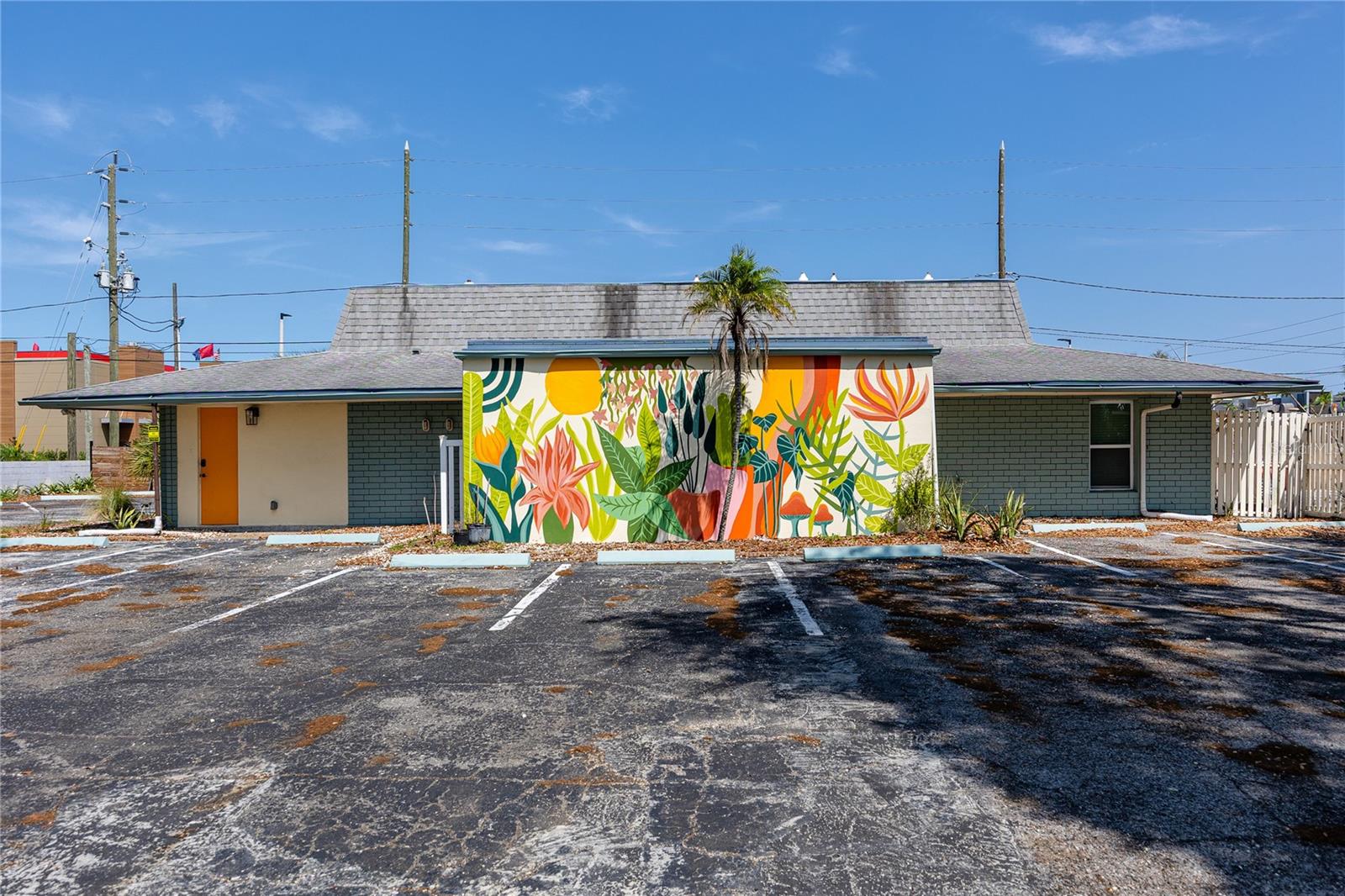 Listing photo id 10 for 3527 1st Avenue S