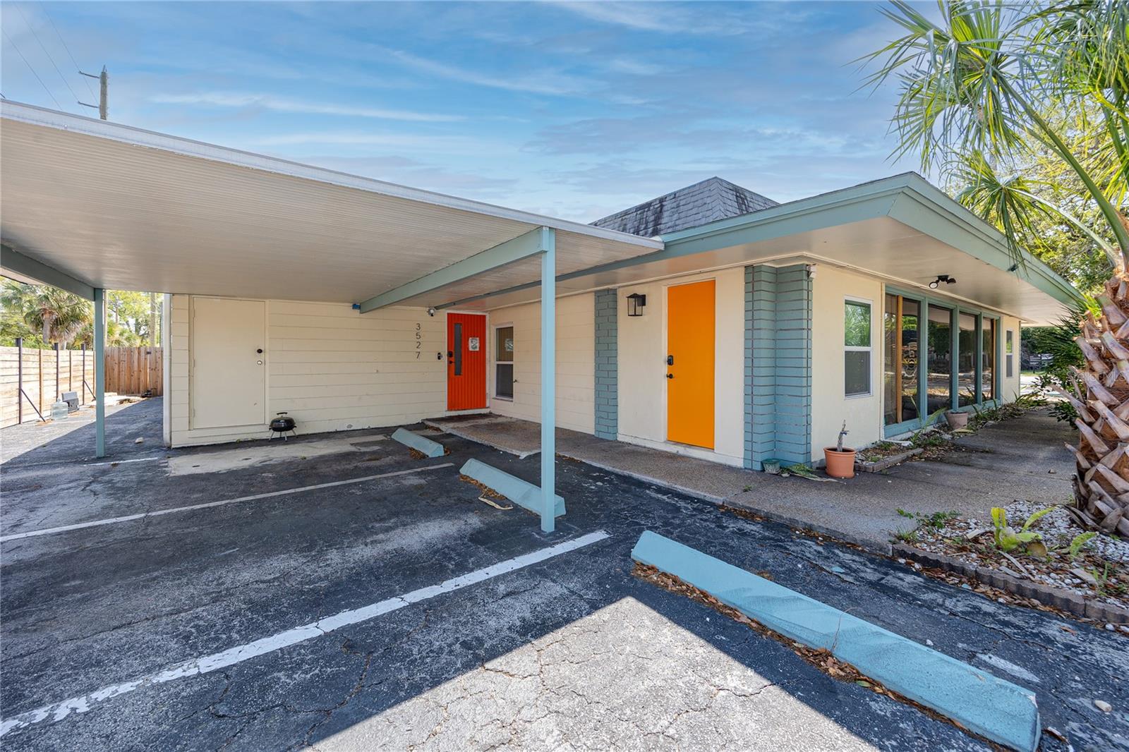 Listing photo id 20 for 3527 1st Avenue S