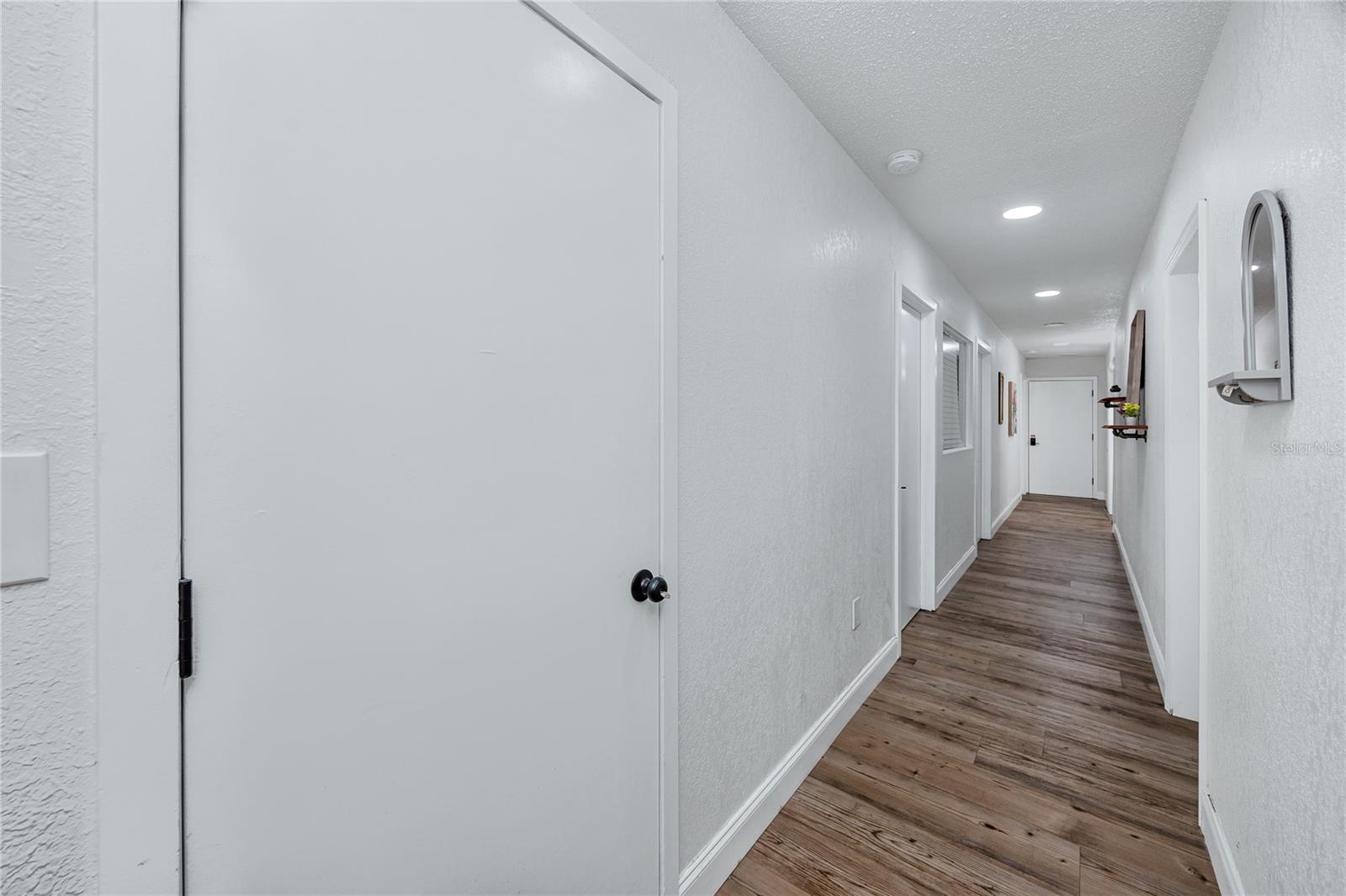 Listing photo id 22 for 3527 1st Avenue S