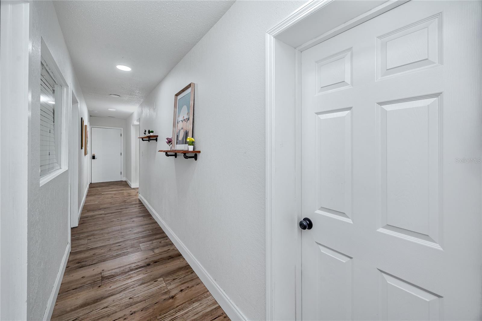 Listing photo id 23 for 3527 1st Avenue S