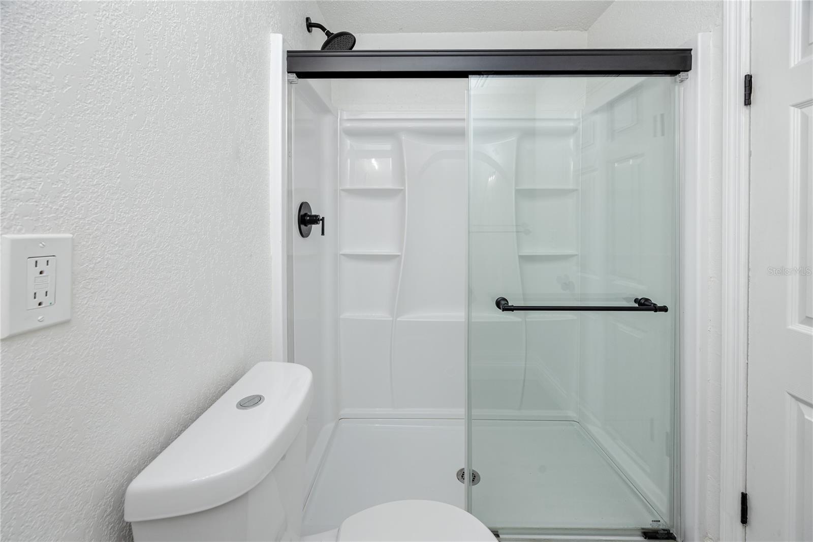 Listing photo id 25 for 3527 1st Avenue S