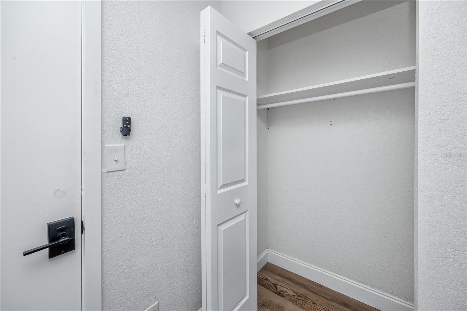 Listing photo id 27 for 3527 1st Avenue S