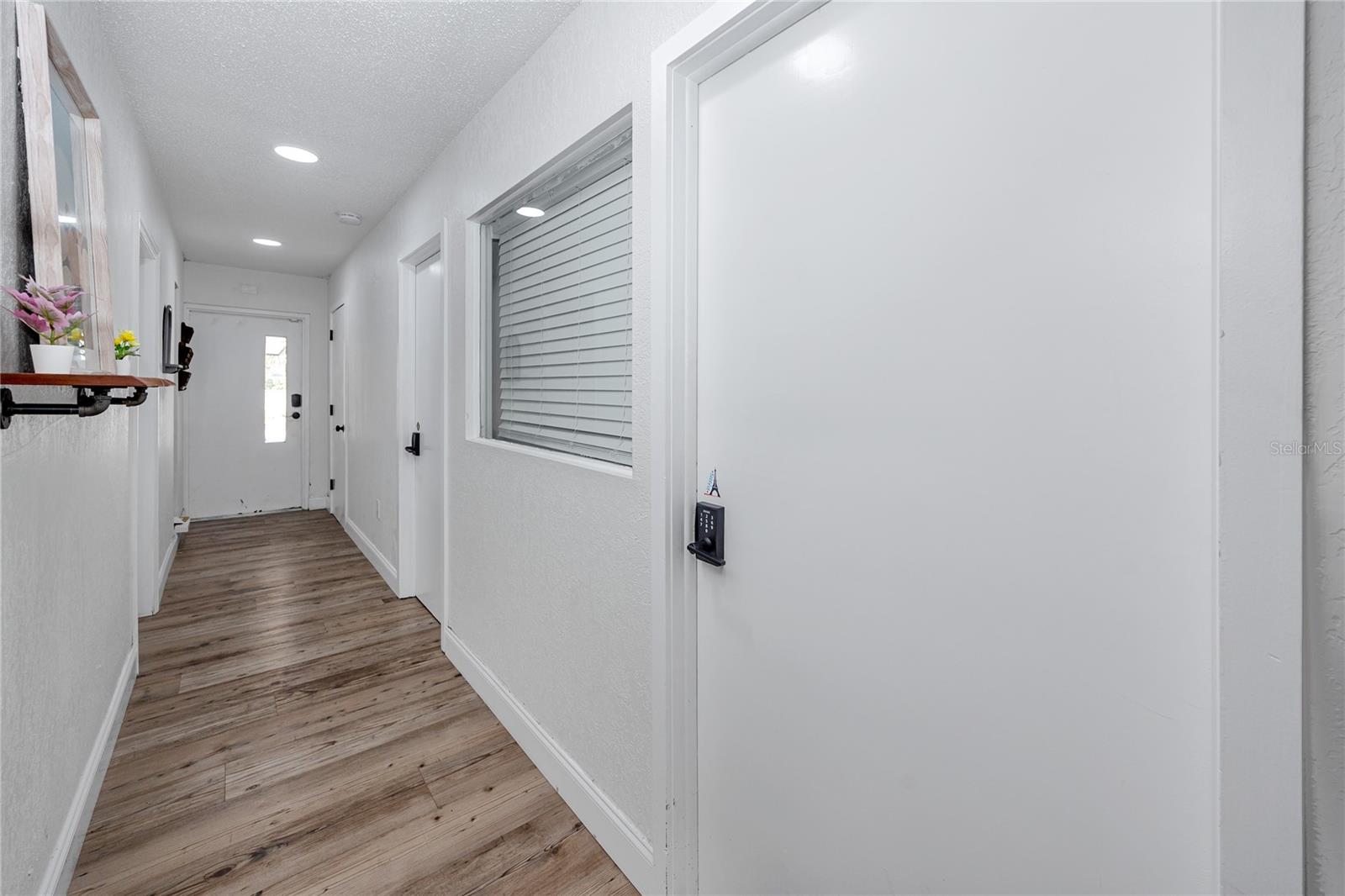 Listing photo id 29 for 3527 1st Avenue S