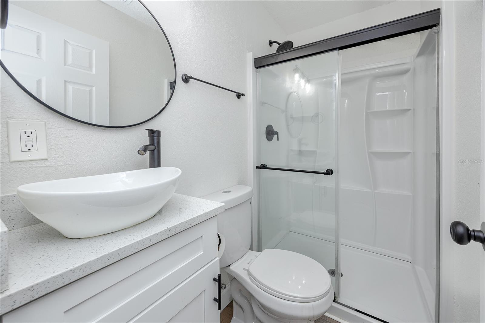 Listing photo id 31 for 3527 1st Avenue S