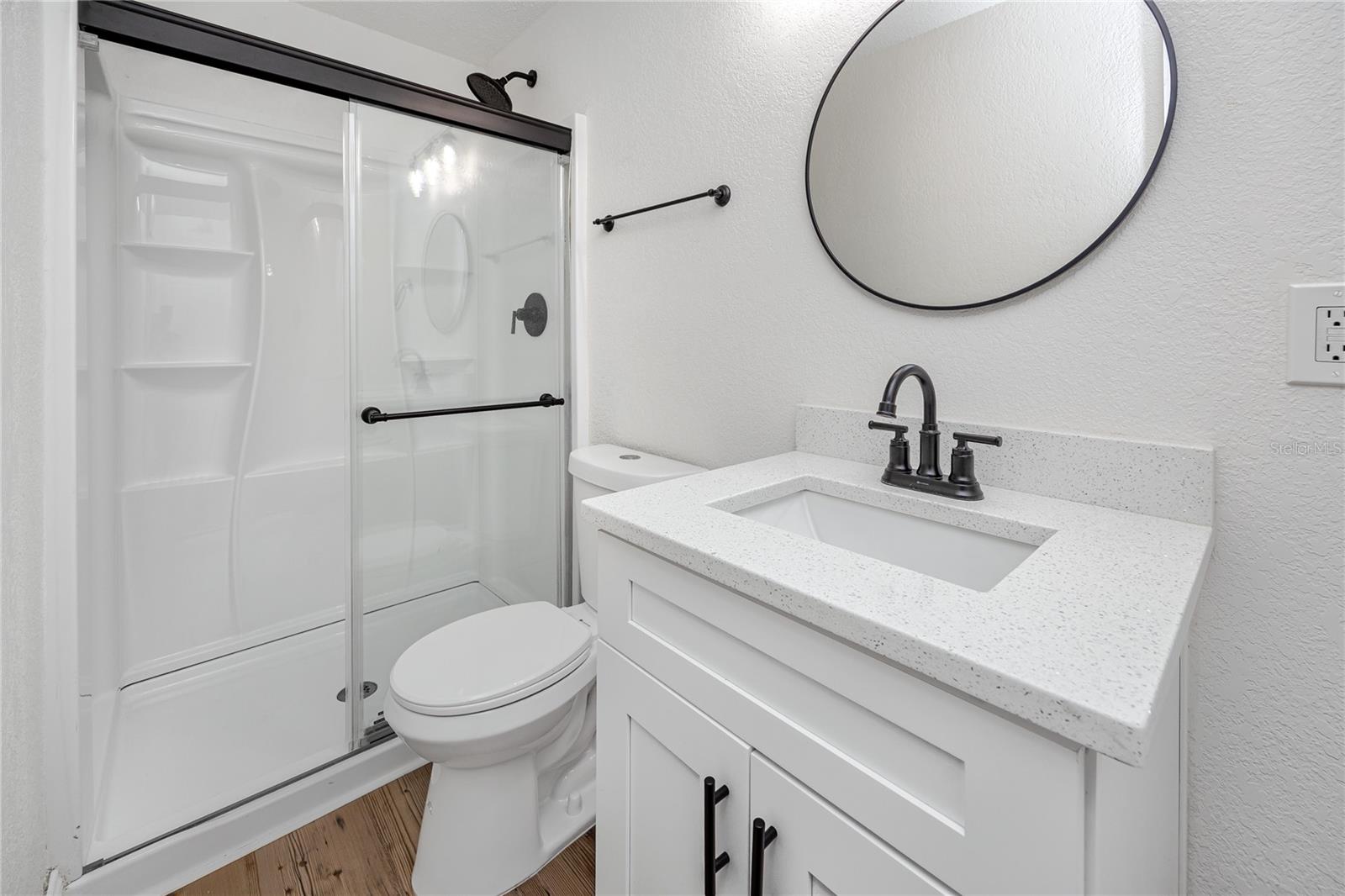 Listing photo id 39 for 3527 1st Avenue S