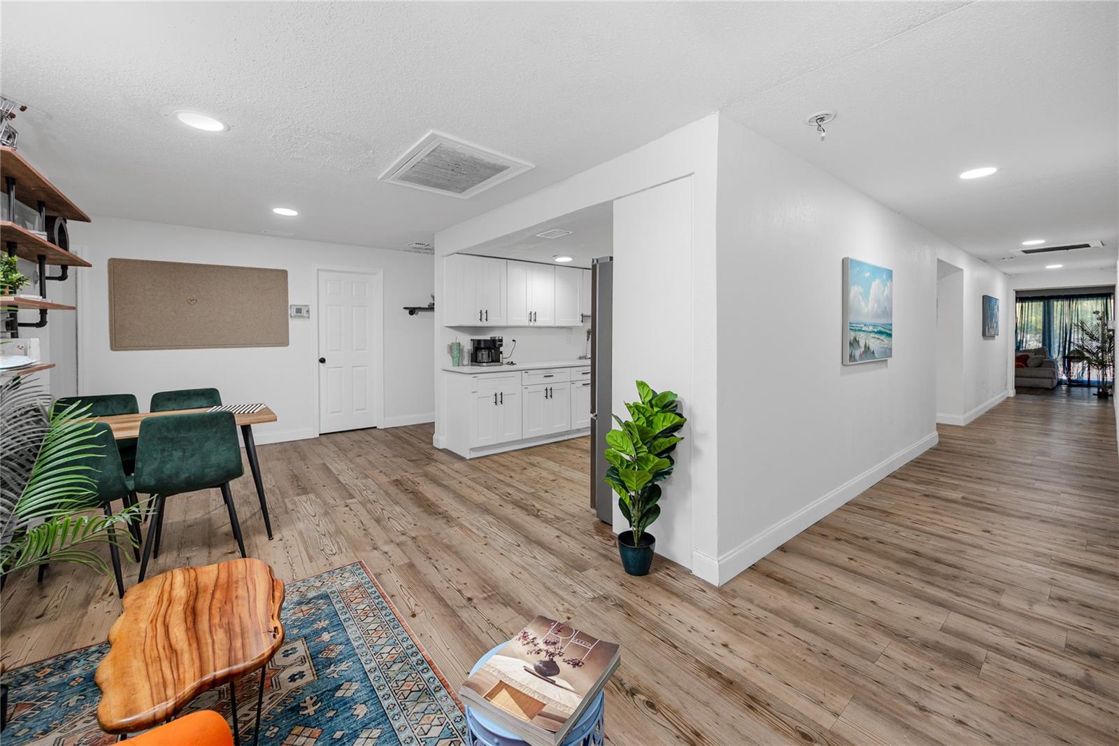 Listing photo id 40 for 3527 1st Avenue S