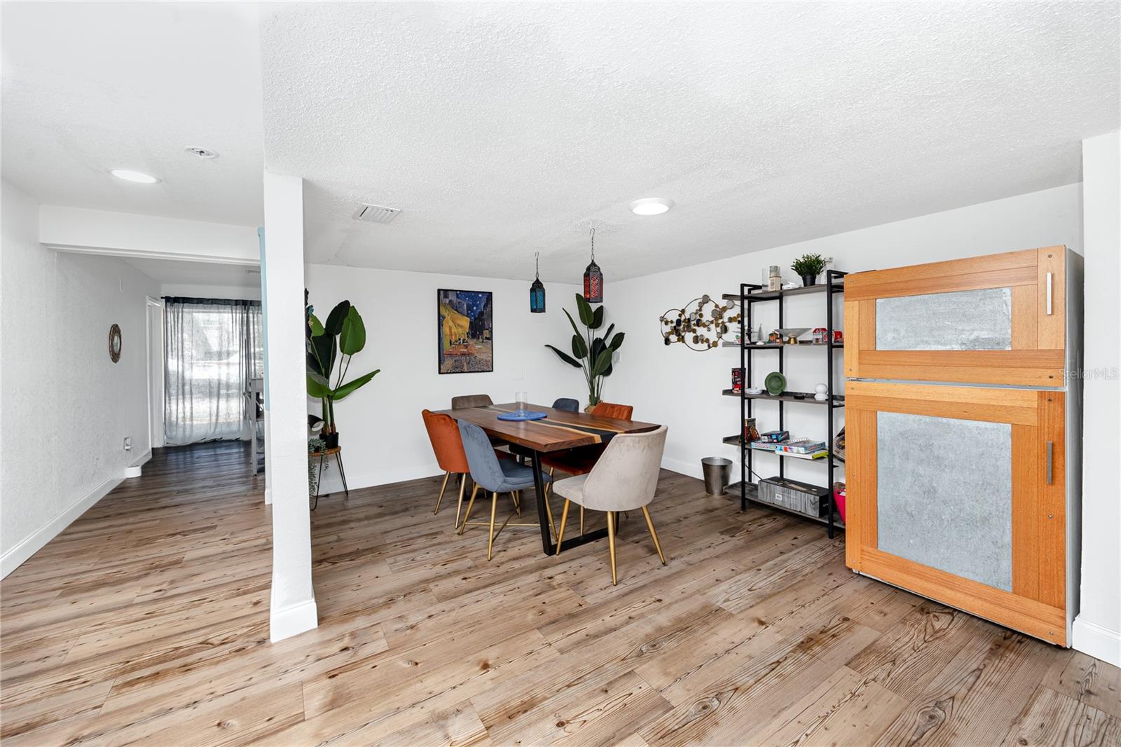 Listing photo id 51 for 3527 1st Avenue S