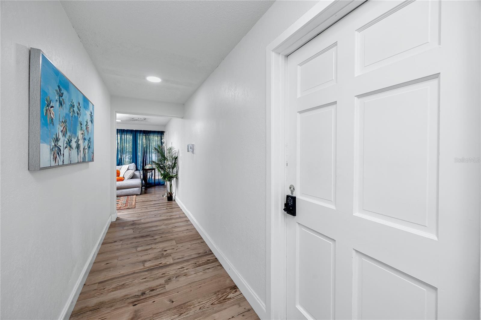 Listing photo id 64 for 3527 1st Avenue S