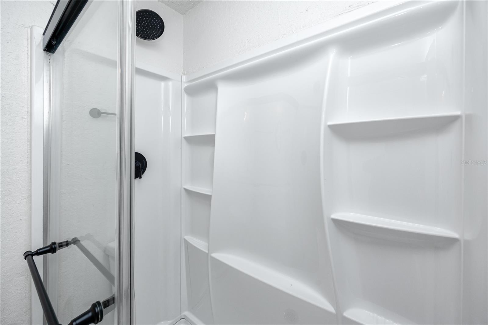 Listing photo id 68 for 3527 1st Avenue S